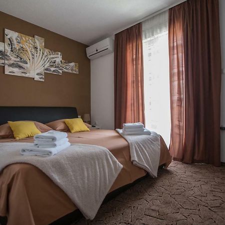 Luxury Apartment With Private Heated Pool Šibenik Extérieur photo